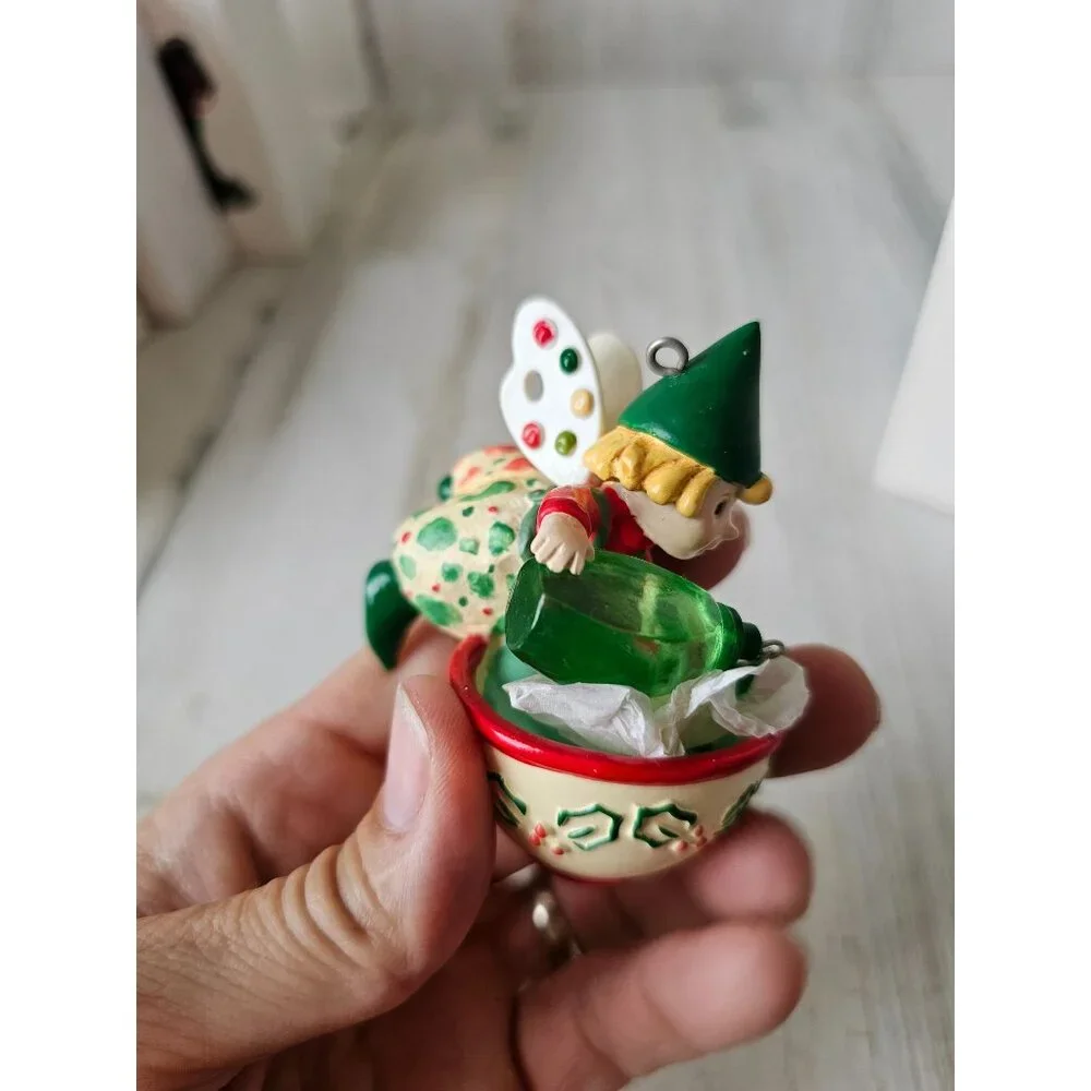 Hallmark Hugh Merry bakers mixing baking ornament‎ new Xmas tree